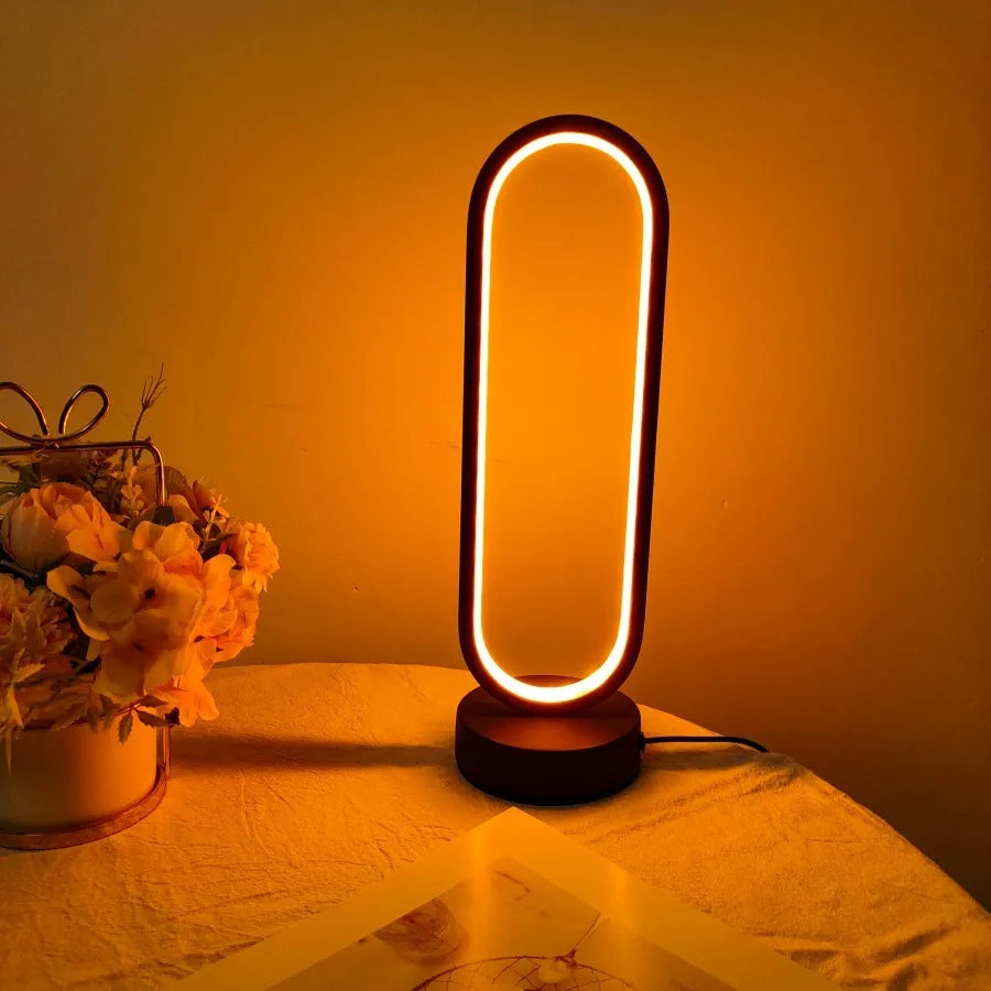 Lévine Arc LED Lamp