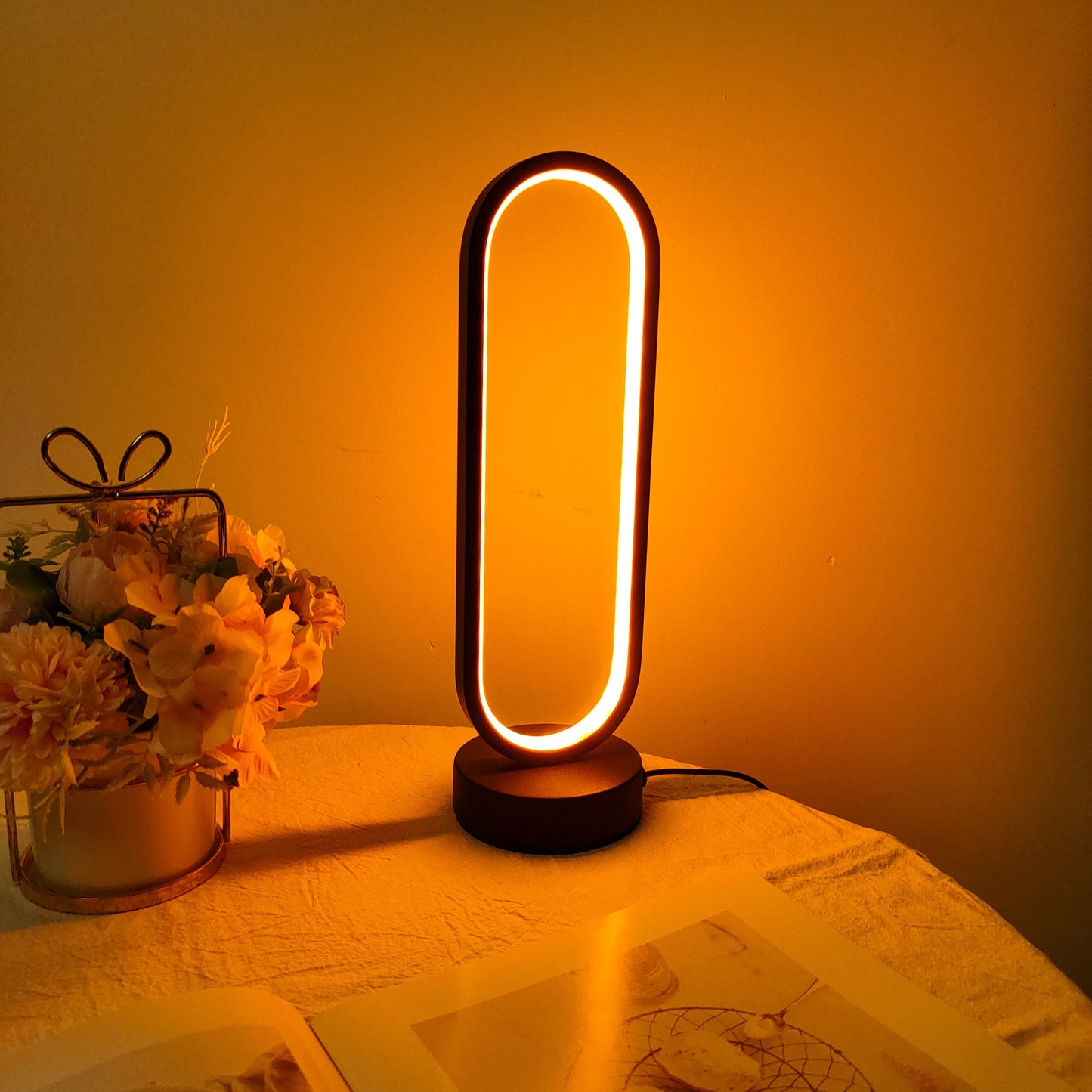 Lévine Arc LED Lamp