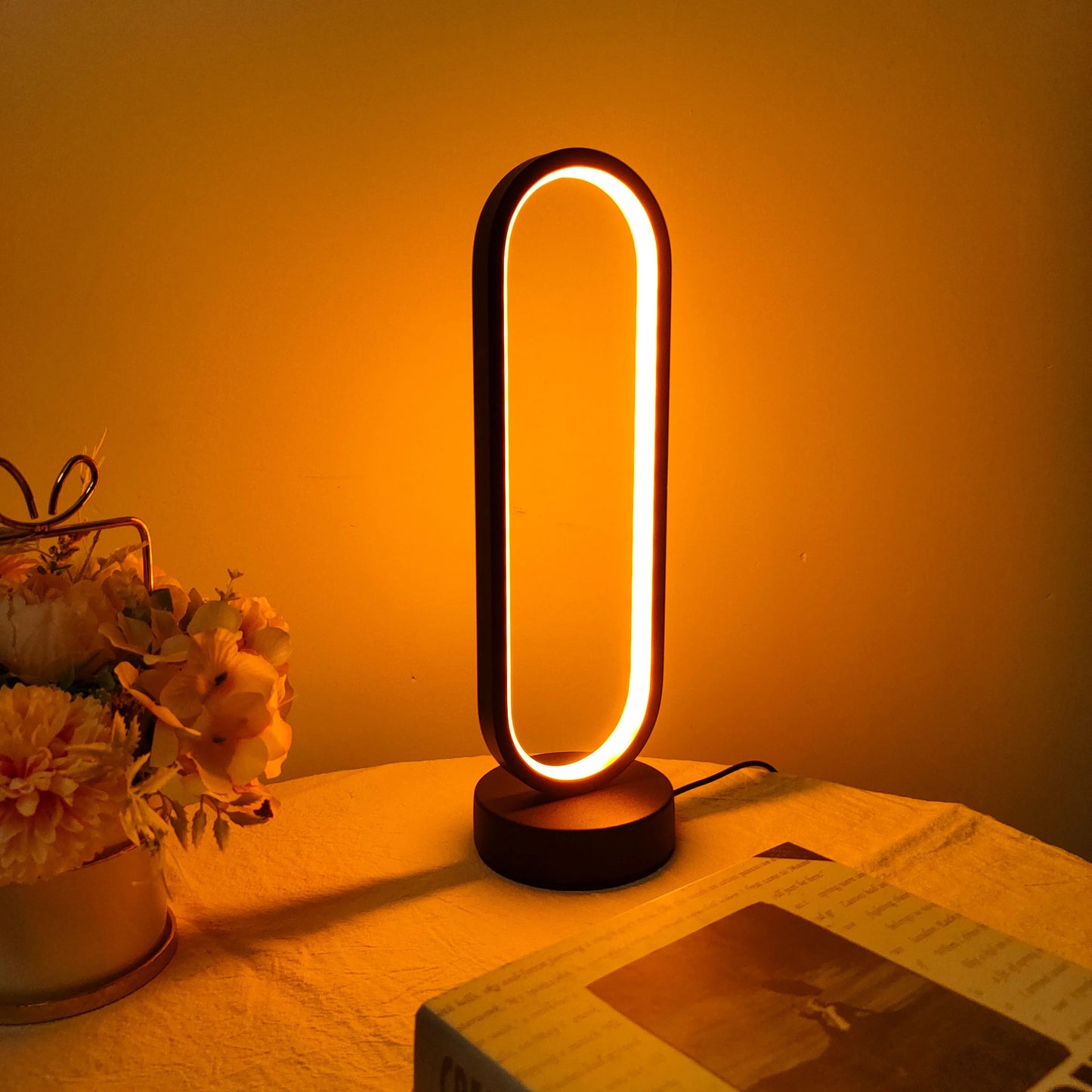 Lévine Arc LED Lamp